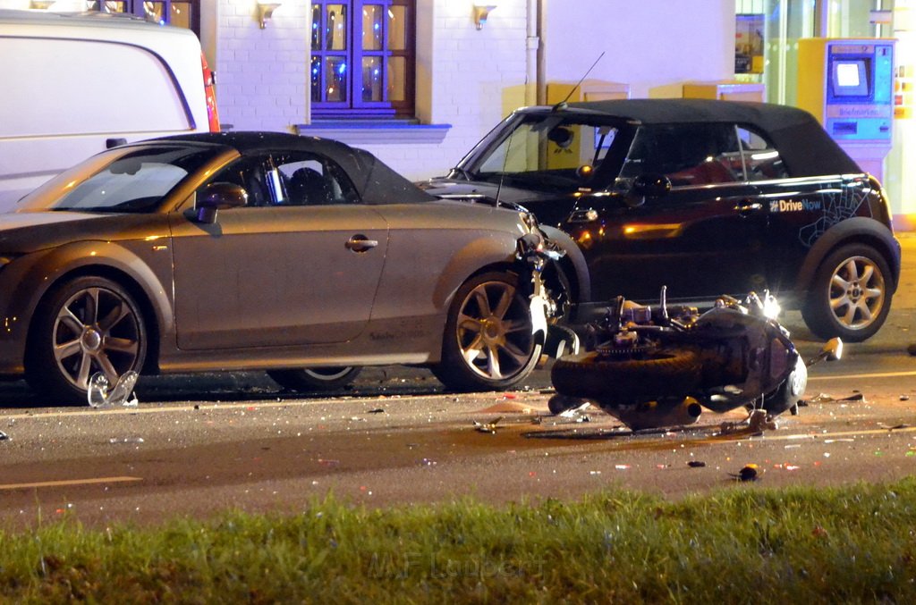 VU Krad gegen PKW Koeln Braunsfeld Aachenerstr P013.JPG - Miklos Laubert